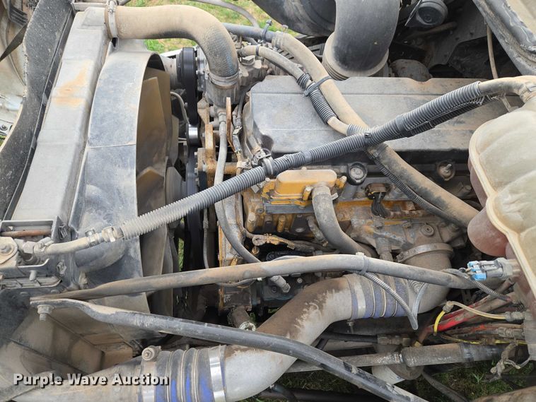 image for item ET5223 2005 Freightliner Columbia semi truck