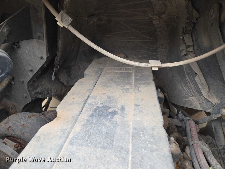 image for item ET5223 2005 Freightliner Columbia semi truck