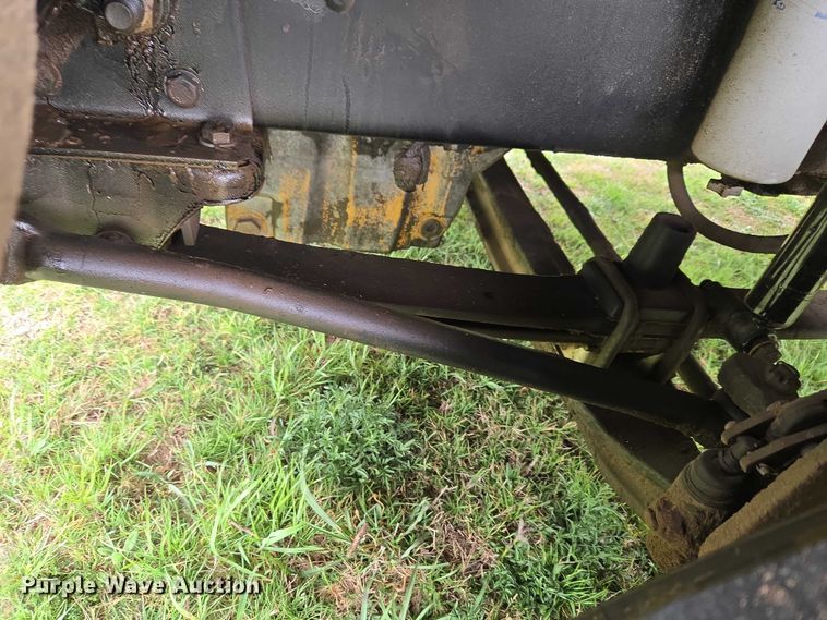 image for item ET5223 2005 Freightliner Columbia semi truck