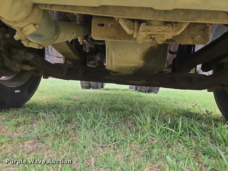 image for item ET5223 2005 Freightliner Columbia semi truck