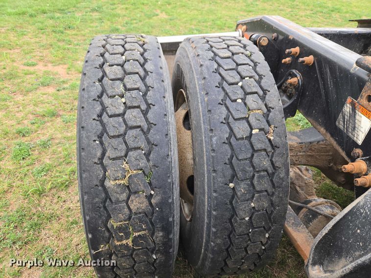 image for item ET5223 2005 Freightliner Columbia semi truck