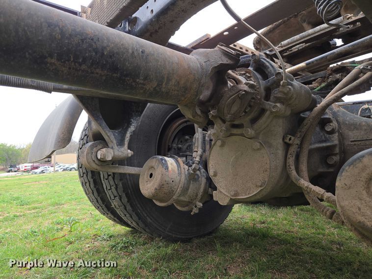 image for item ET5223 2005 Freightliner Columbia semi truck