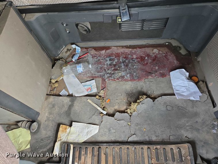 image for item ET5224 2013 Freightliner Cascadia semi truck