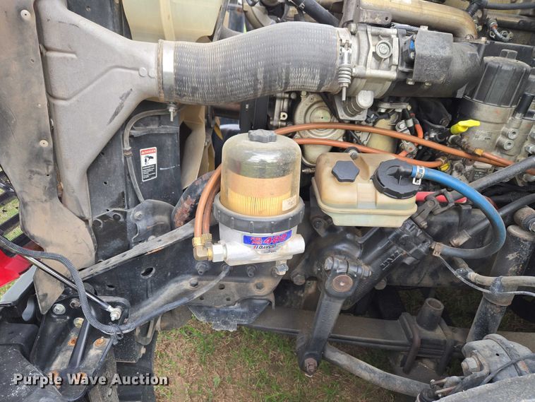 image for item ET5224 2013 Freightliner Cascadia semi truck