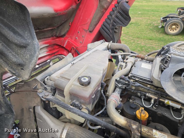 image for item ET5224 2013 Freightliner Cascadia semi truck