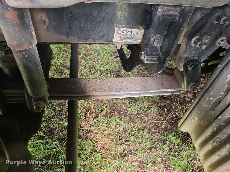 image for item ET5224 2013 Freightliner Cascadia semi truck