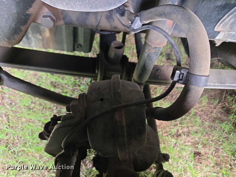 image for item ET5224 2013 Freightliner Cascadia semi truck