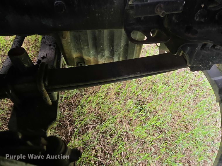 image for item ET5224 2013 Freightliner Cascadia semi truck