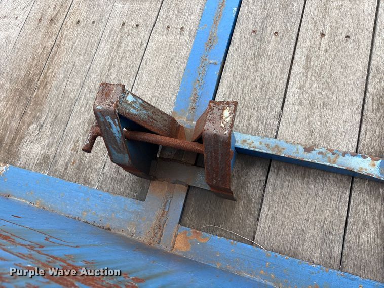 image for item EU0334 2005 Falcon Utility L-MF35 double drop deck trailer