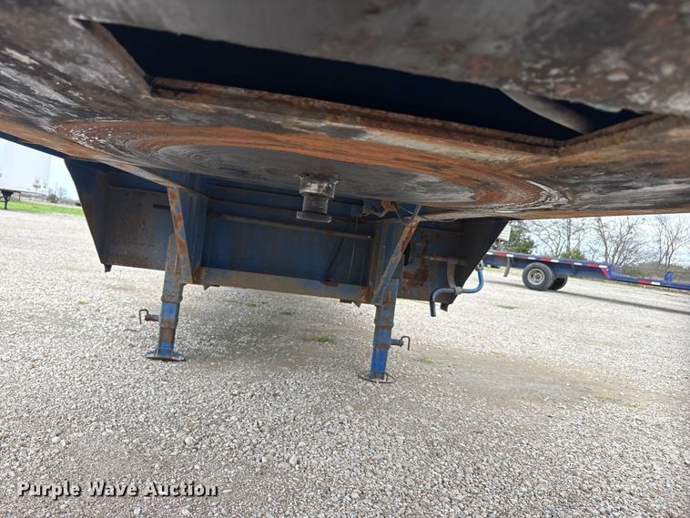 image for item EU0337 2005 Falcon Utility L-MF35 double drop deck trailer