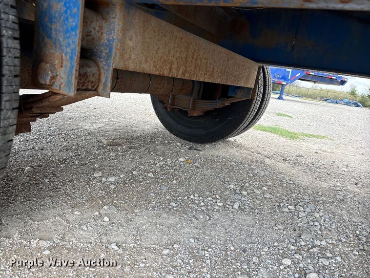 image for item EU0337 2005 Falcon Utility L-MF35 double drop deck trailer