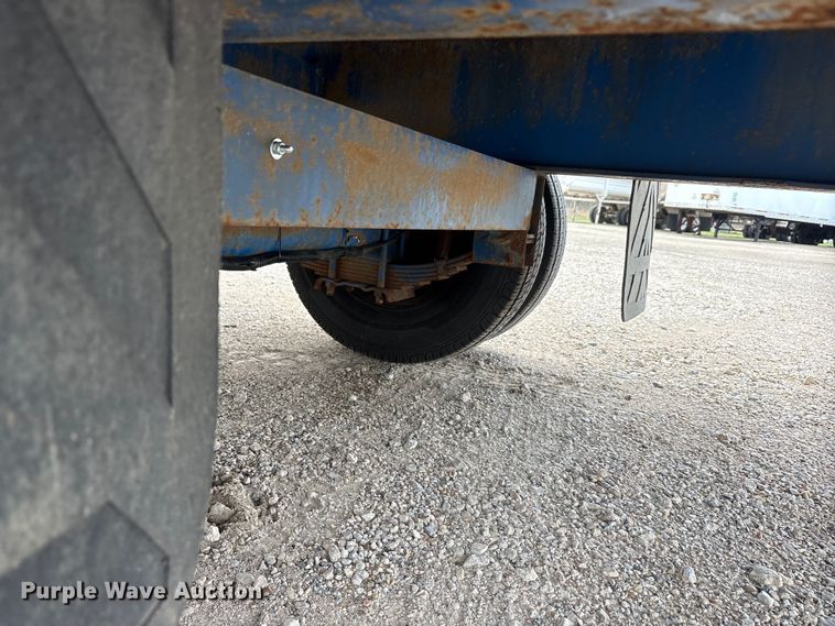 image for item EU0337 2005 Falcon Utility L-MF35 double drop deck trailer