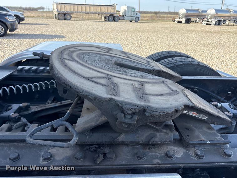 image for item EU0368 2023 Kenworth T680 semi truck