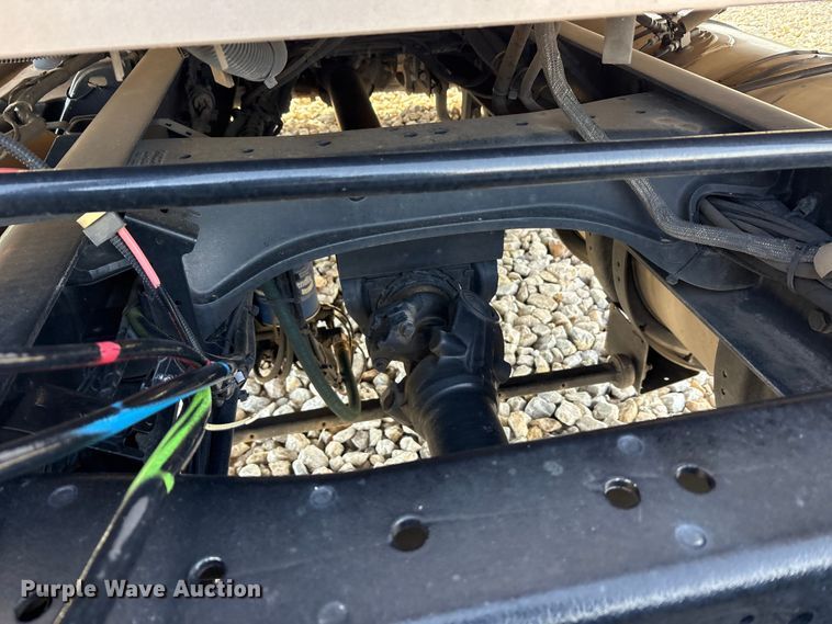 image for item EU0368 2023 Kenworth T680 semi truck