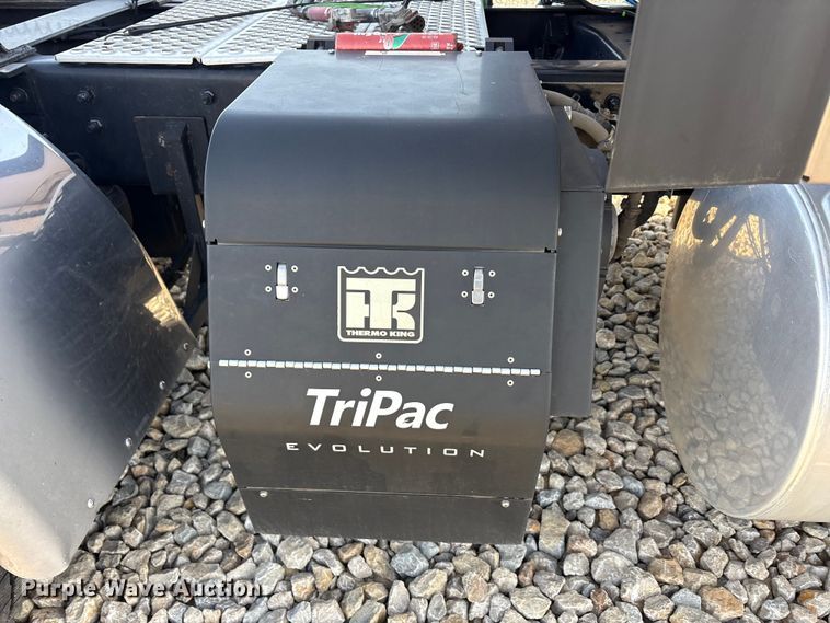 image for item EU0368 2023 Kenworth T680 semi truck