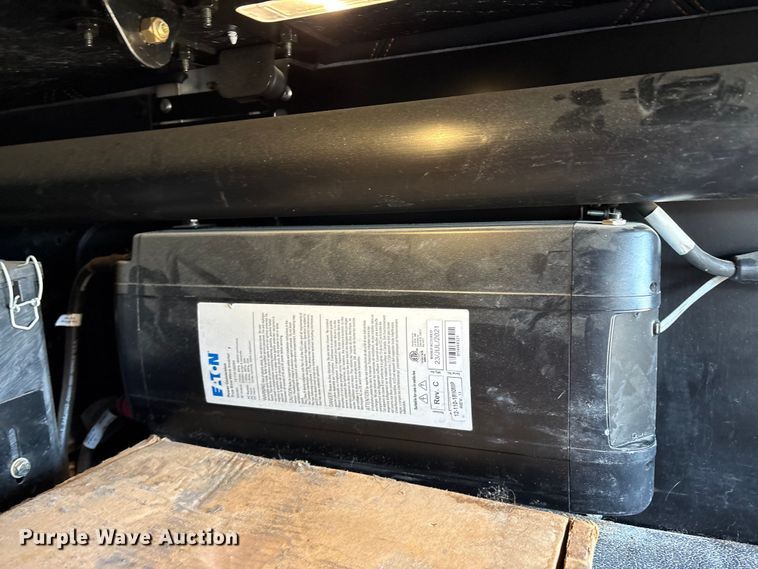 image for item EU0368 2023 Kenworth T680 semi truck