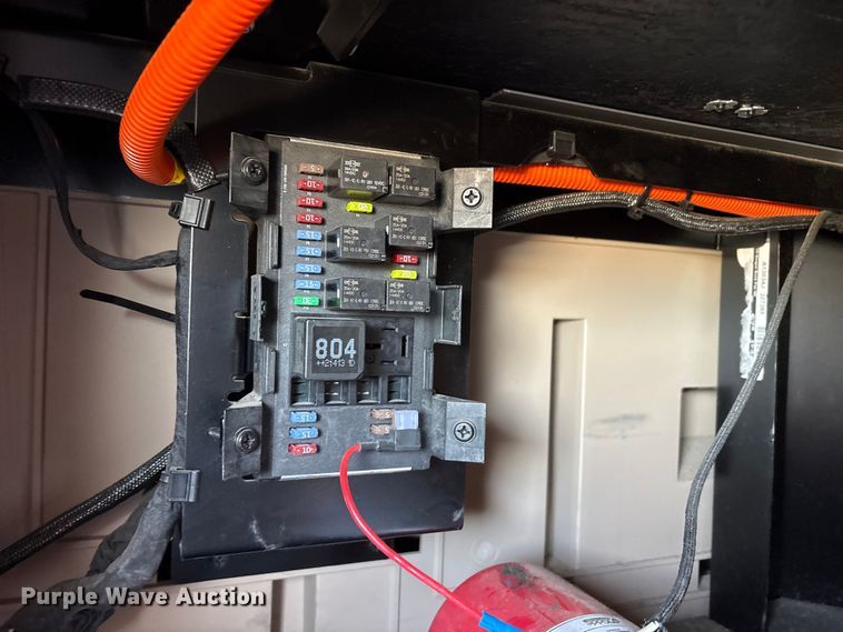 image for item EU0368 2023 Kenworth T680 semi truck