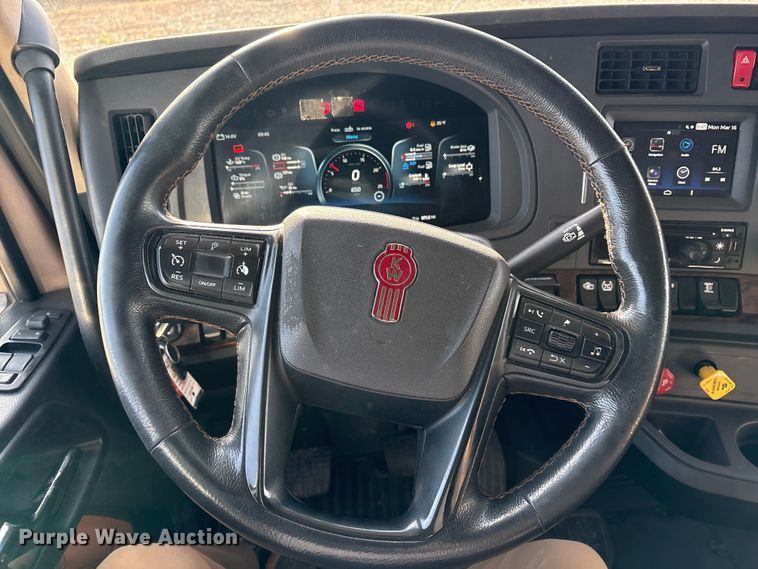 image for item EU0368 2023 Kenworth T680 semi truck