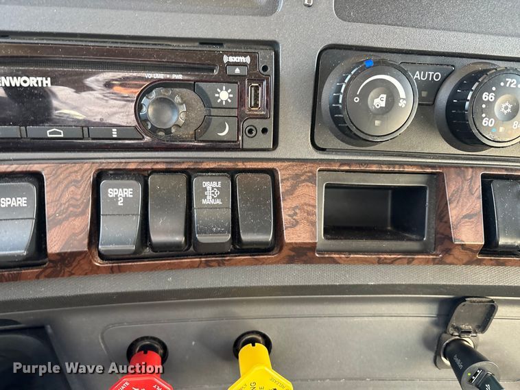 image for item EU0368 2023 Kenworth T680 semi truck