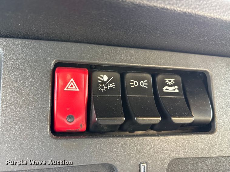 image for item EU0368 2023 Kenworth T680 semi truck