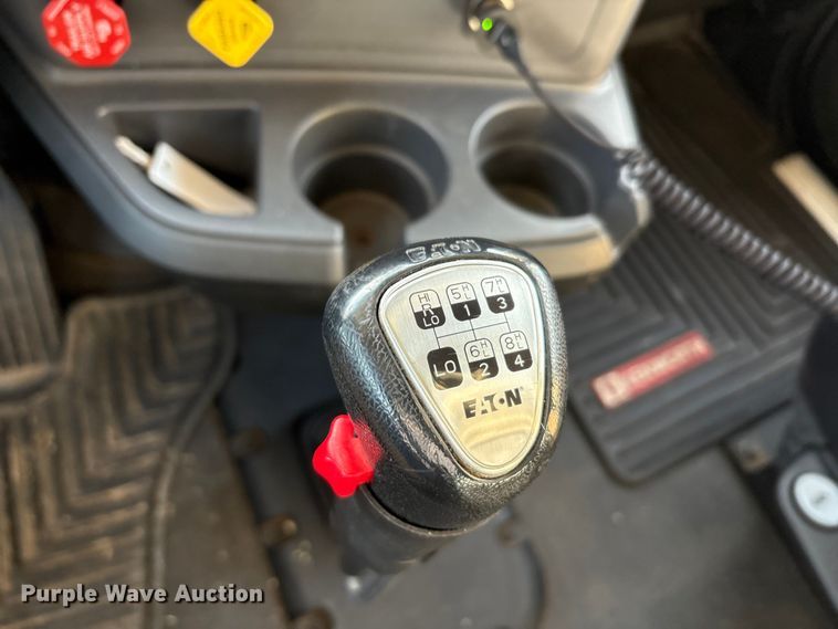 image for item EU0368 2023 Kenworth T680 semi truck