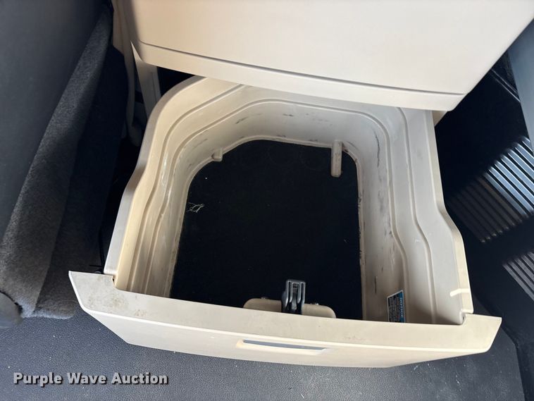 image for item EU0368 2023 Kenworth T680 semi truck