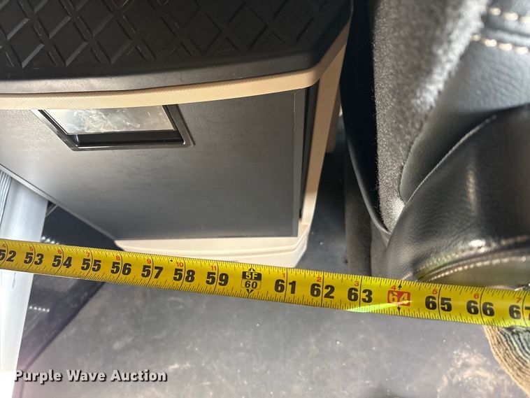 image for item EU0368 2023 Kenworth T680 semi truck