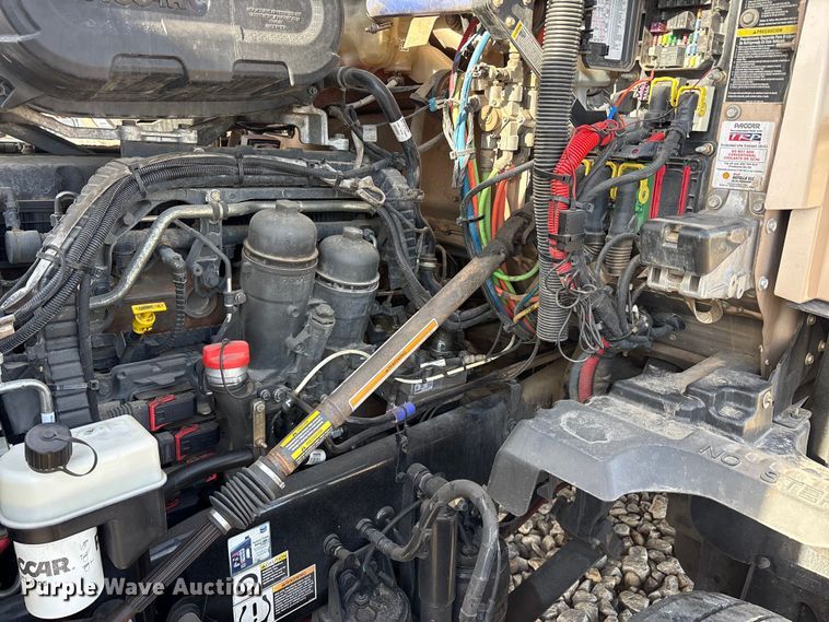 image for item EU0368 2023 Kenworth T680 semi truck