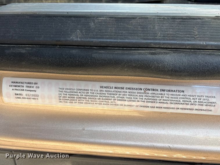 image for item EU0368 2023 Kenworth T680 semi truck