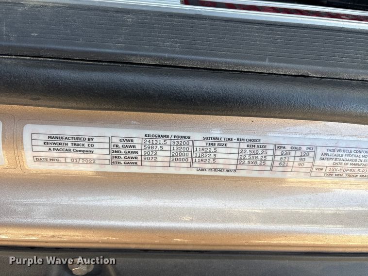 image for item EU0368 2023 Kenworth T680 semi truck