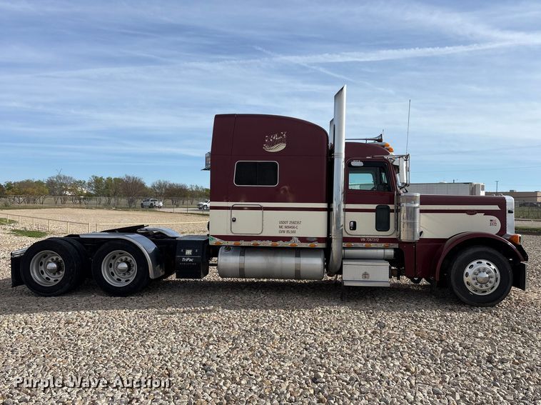 image for item EU0369 2007 Peterbilt 379 semi truck