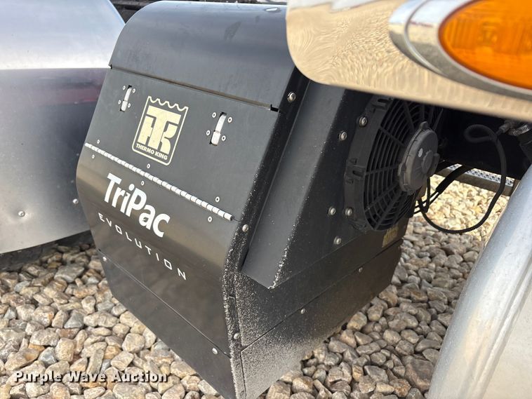 image for item EU0369 2007 Peterbilt 379 semi truck