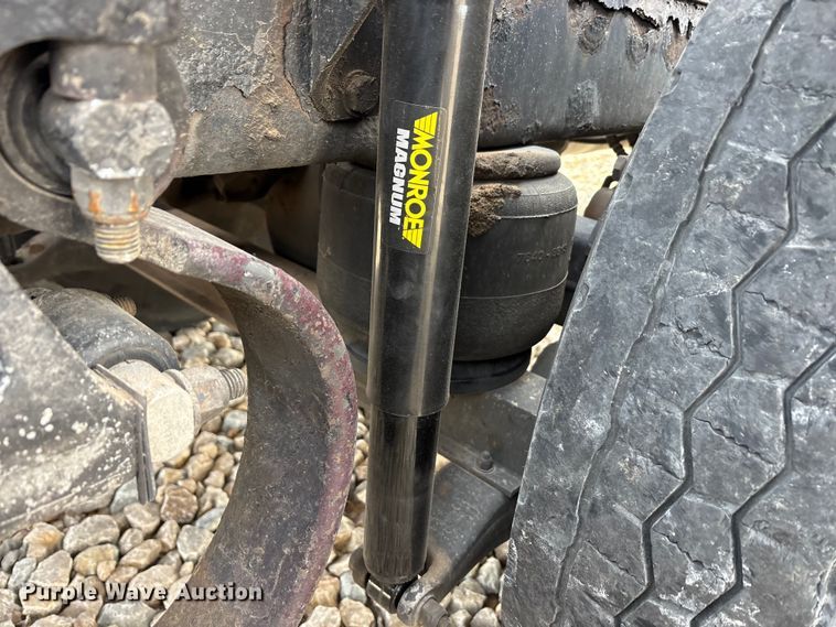 image for item EU0369 2007 Peterbilt 379 semi truck