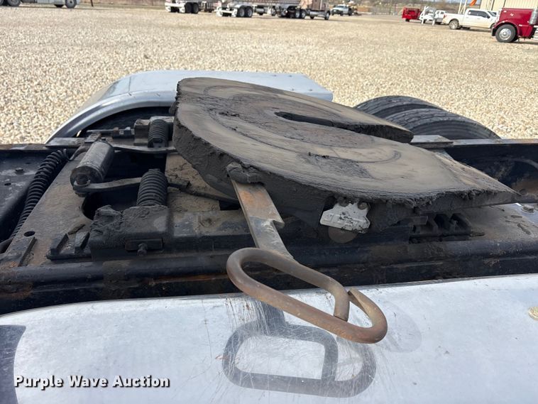 image for item EU0369 2007 Peterbilt 379 semi truck