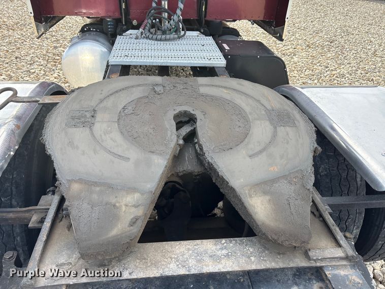 image for item EU0369 2007 Peterbilt 379 semi truck