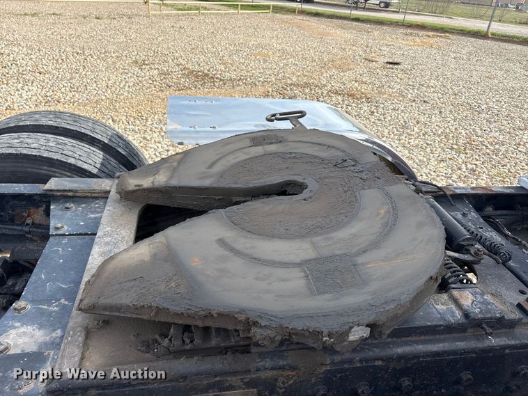 image for item EU0369 2007 Peterbilt 379 semi truck