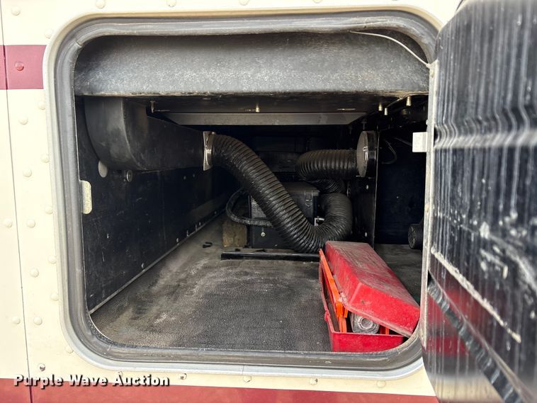 image for item EU0369 2007 Peterbilt 379 semi truck