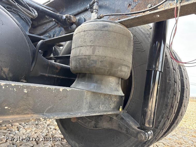 image for item EU0369 2007 Peterbilt 379 semi truck