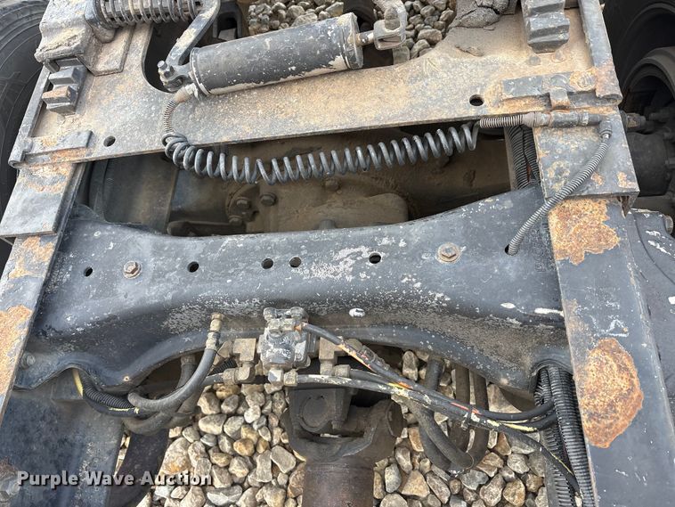 image for item EU0369 2007 Peterbilt 379 semi truck