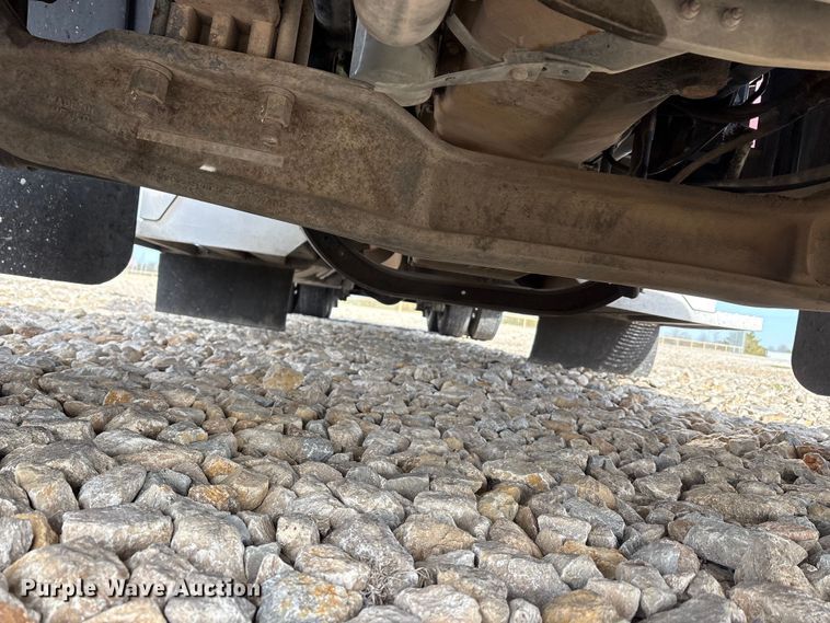 image for item EU0369 2007 Peterbilt 379 semi truck