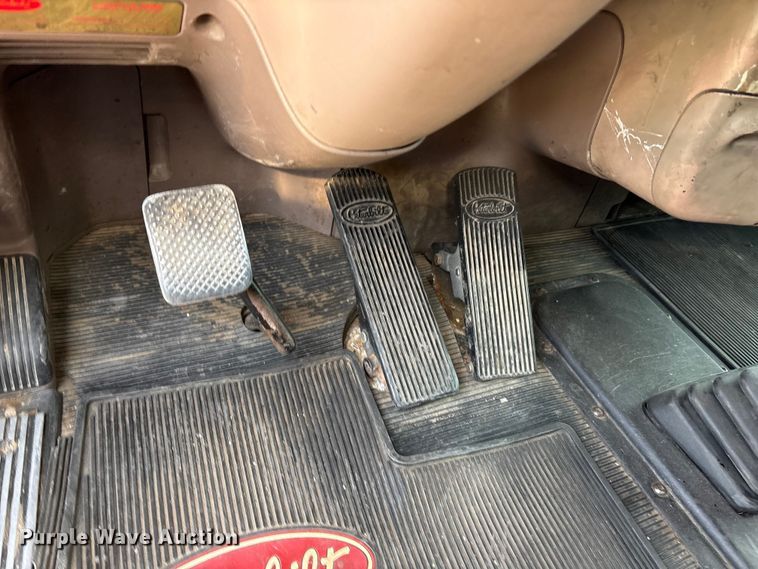 image for item EU0369 2007 Peterbilt 379 semi truck