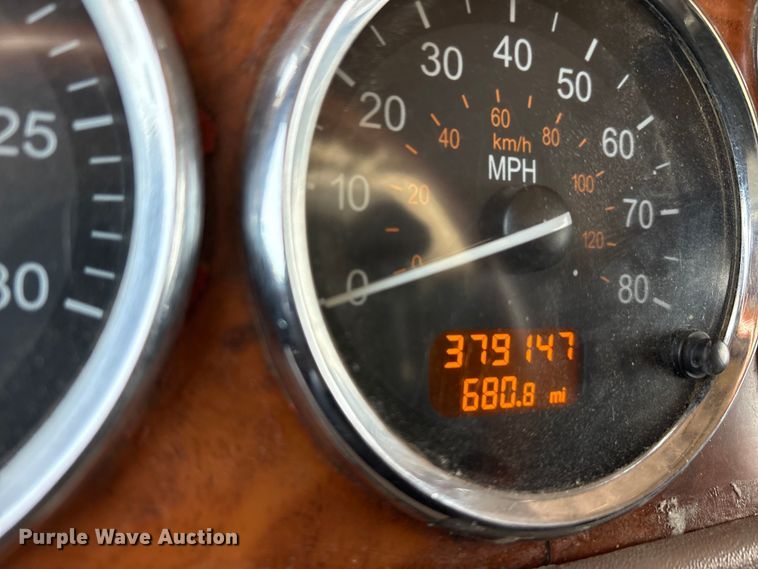 image for item EU0369 2007 Peterbilt 379 semi truck