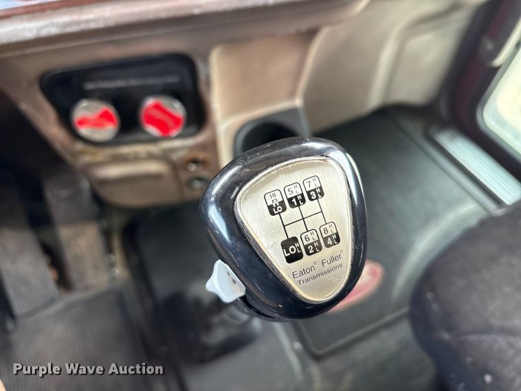 image for item EU0369 2007 Peterbilt 379 semi truck