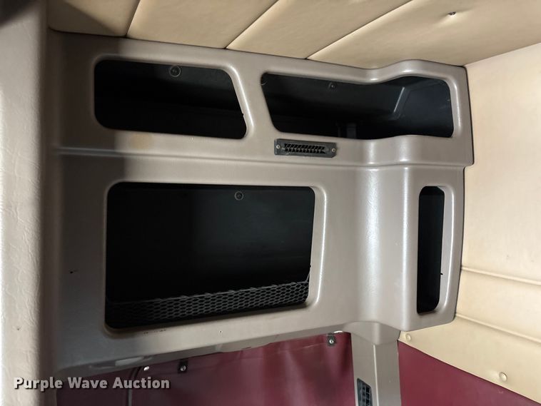 image for item EU0369 2007 Peterbilt 379 semi truck