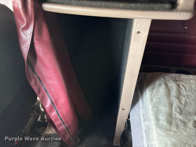 image for item EU0369 2007 Peterbilt 379 semi truck