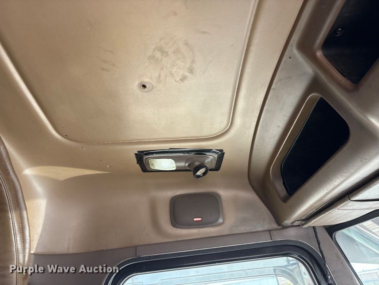 image for item EU0369 2007 Peterbilt 379 semi truck