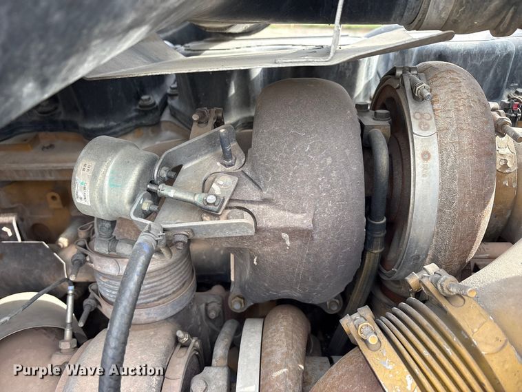 image for item EU0369 2007 Peterbilt 379 semi truck