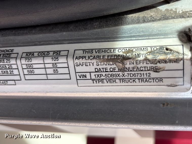 image for item EU0369 2007 Peterbilt 379 semi truck