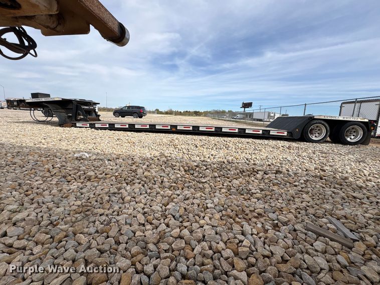 image for item EU0370 2008 Landoll Corporation double drop deck equipment trailer