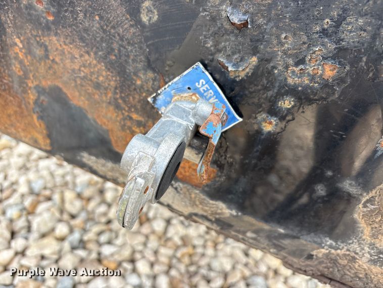 image for item EU0370 2008 Landoll Corporation double drop deck equipment trailer